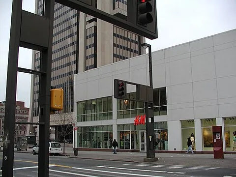 H&M