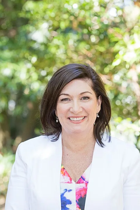 Leeanne Enoch