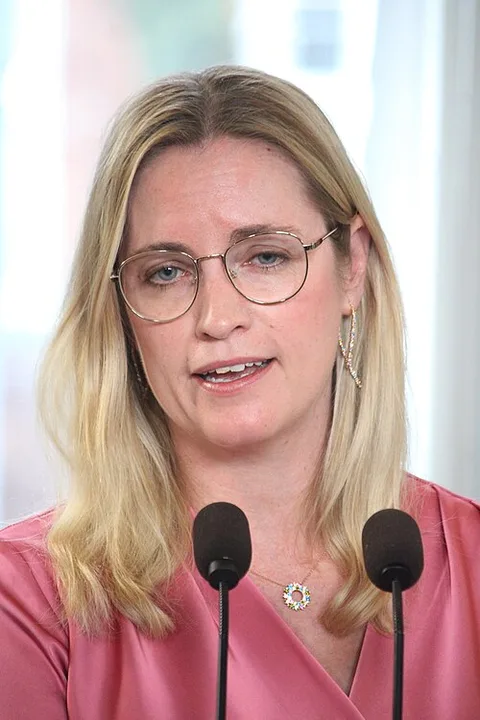 Stephanie Lose