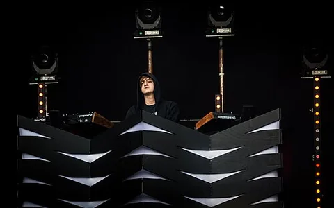 Perturbator
