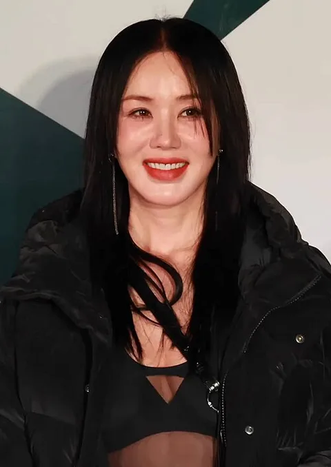 Uhm Jeong-hwa