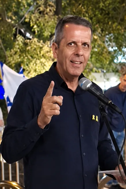 Ronen Tzur