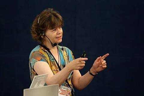 Izabella Łaba