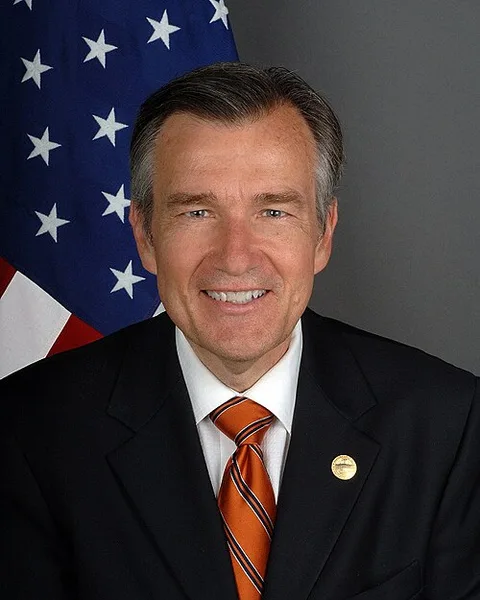 Douglas Kmiec