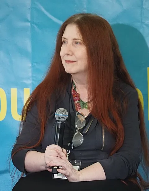Jenn Lyons
