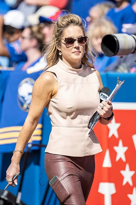 Jennifer Hale