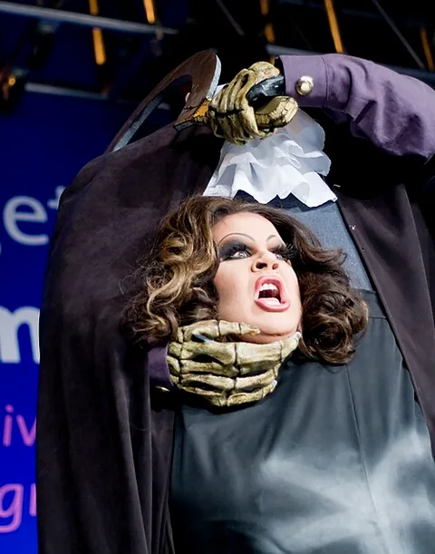 Nina West