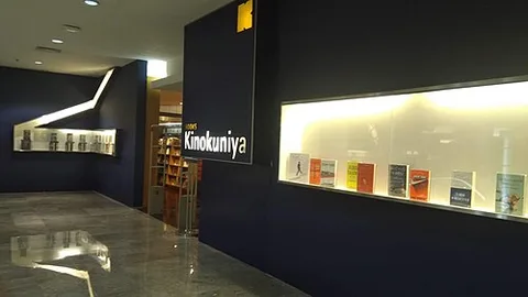 Books Kinokuniya