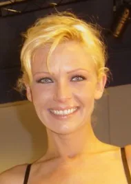 Vivian Schmitt