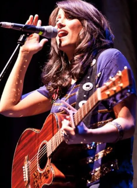 Roxanne Emery