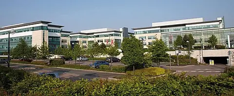 EE