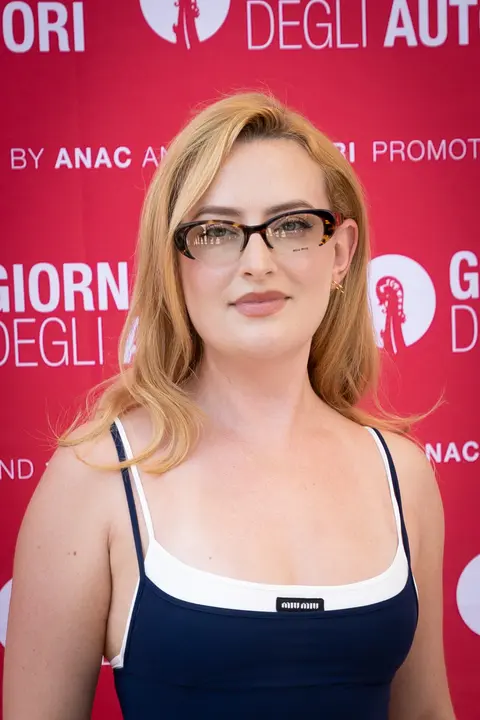 Amelia Dimoldenberg