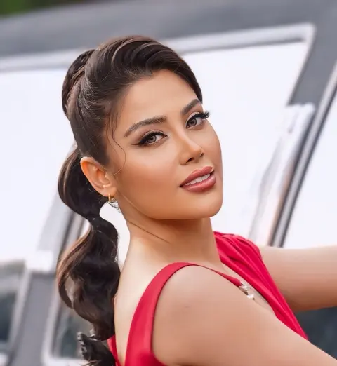 Nazanin Hamedani Pour